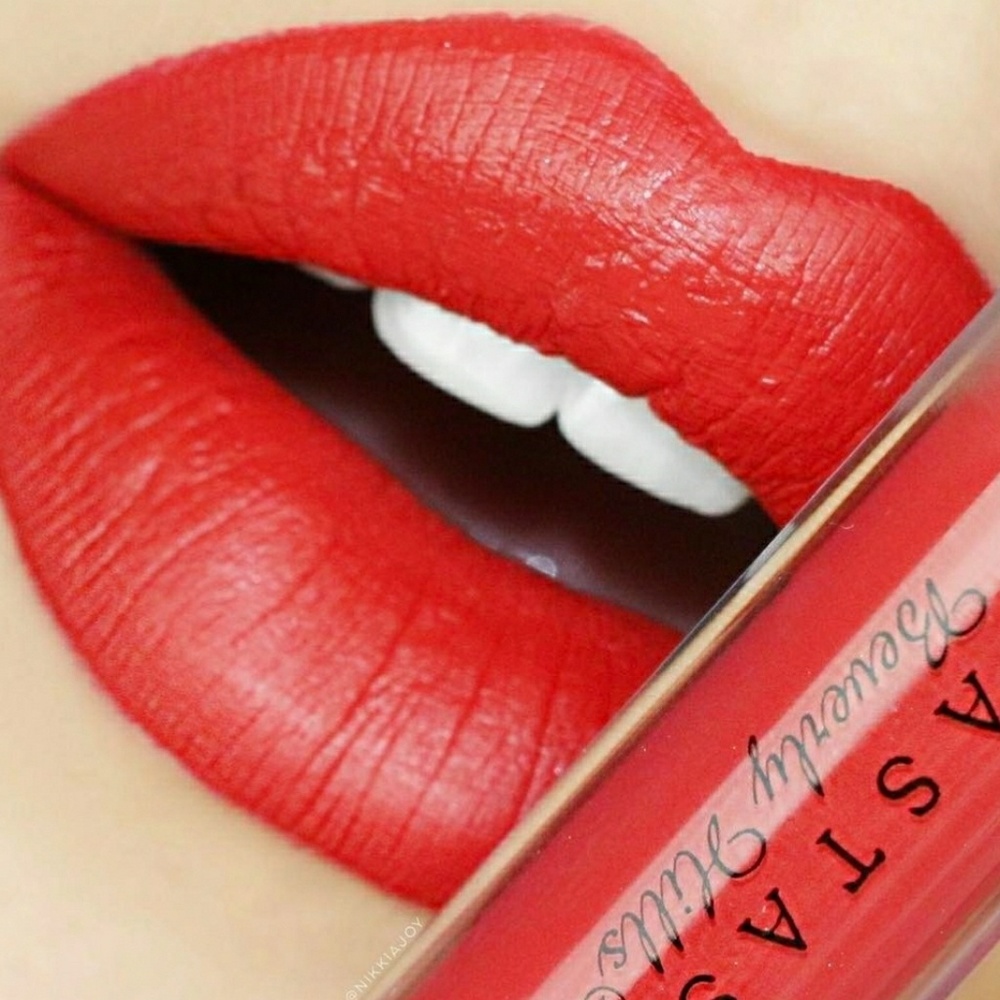 **SOLD** 🌹ABH ' Neon Apple Lipgloss🌹